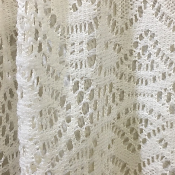 EUC ULTRA PINK Gorgeous Cream Lined Lace & Crocheted Tunic - Picture 3 of 12